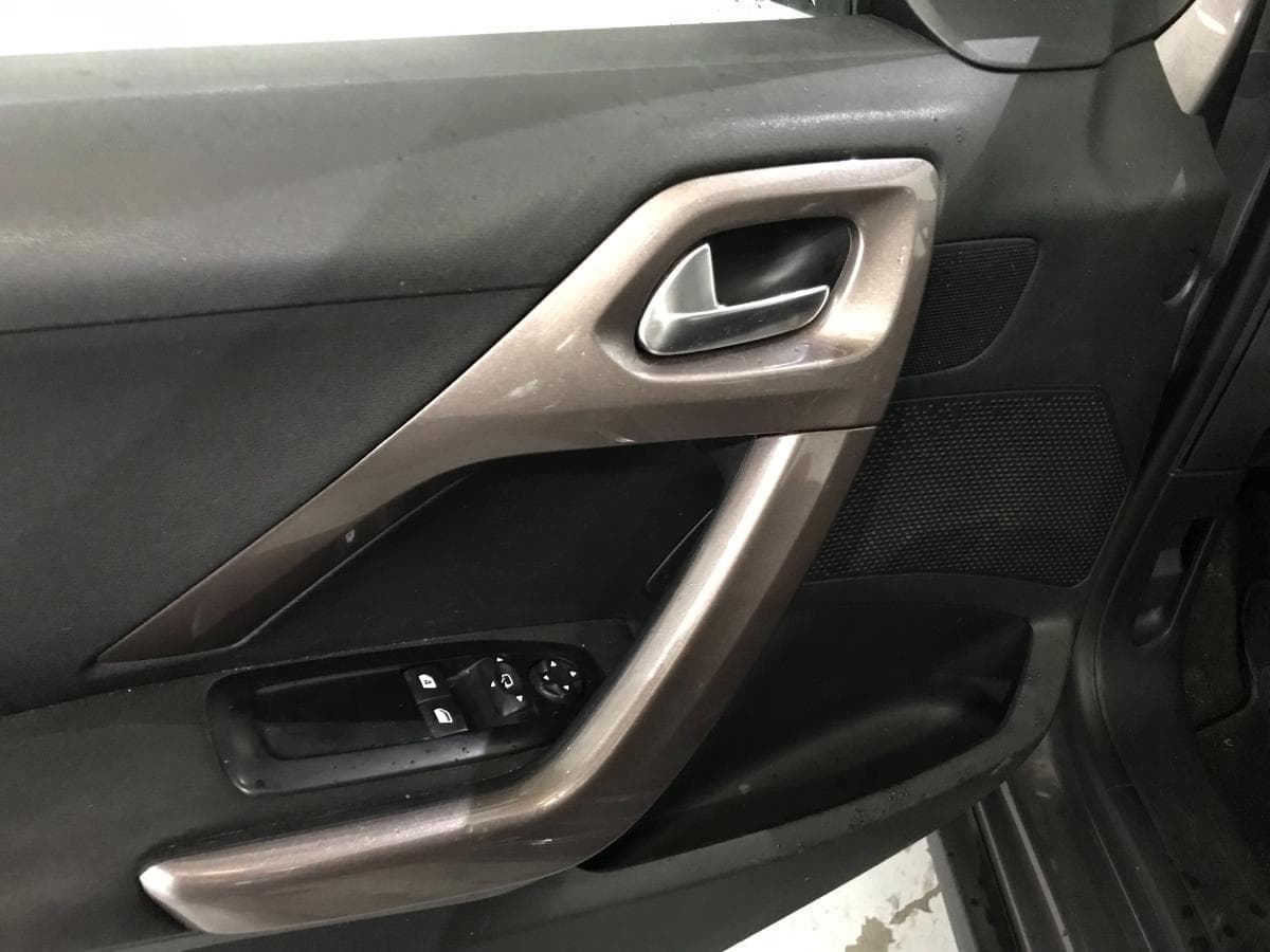 Peugeot 2008 1.6 HDI · Ano 2013 — image 36