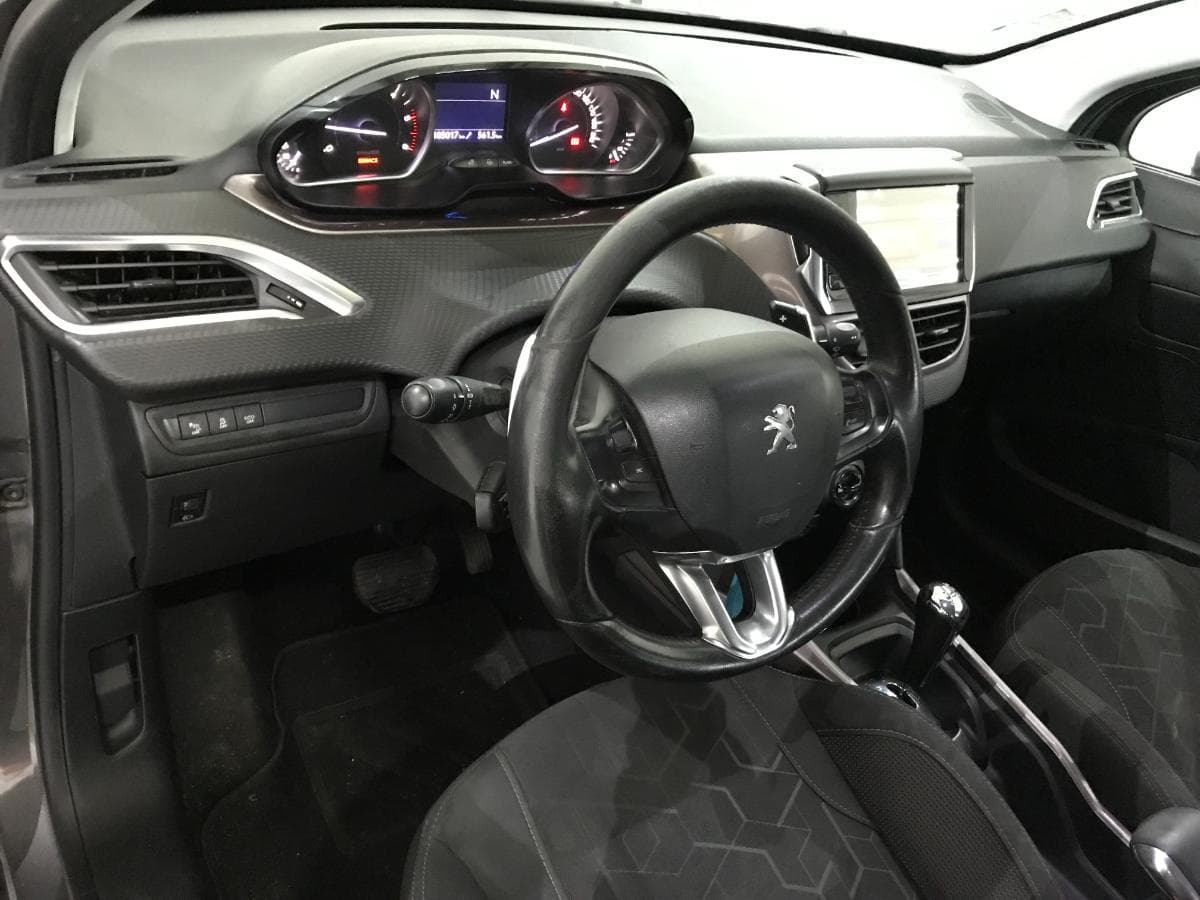 Peugeot 2008 1.6 HDI · Ano 2013 — image 37