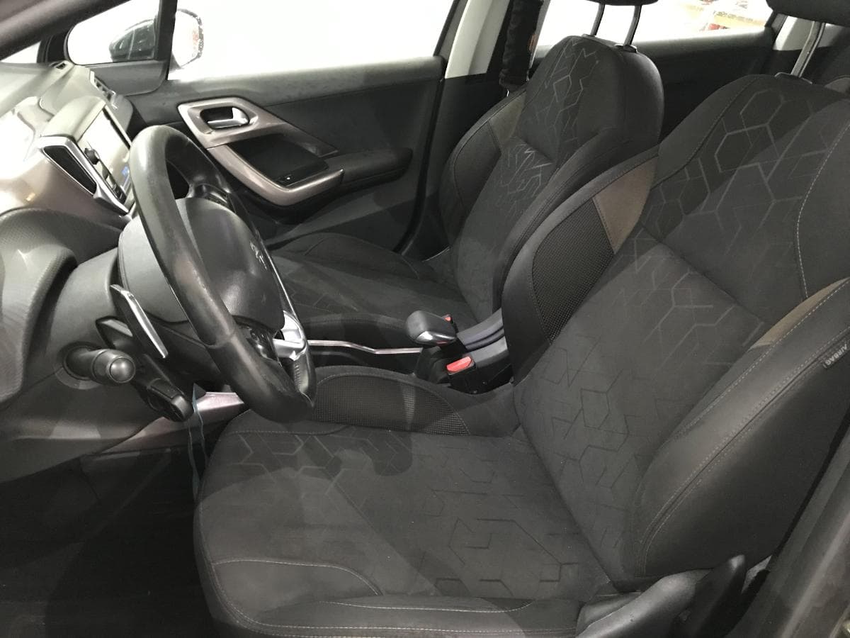 Peugeot 2008 1.6 HDI · Ano 2013 — image 40