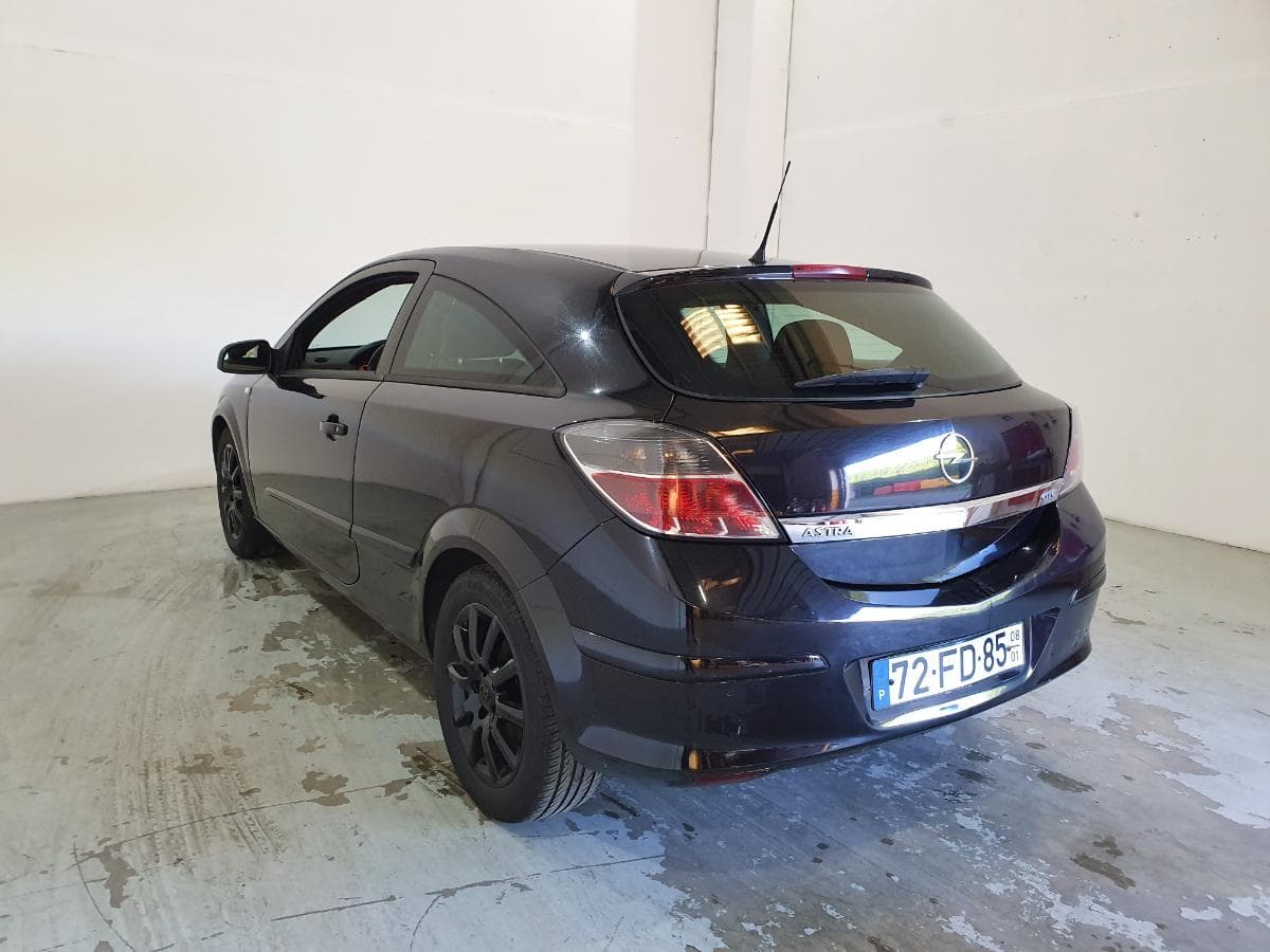 Opel Astra 1.3 CDTI · Ano 2008 — image 10