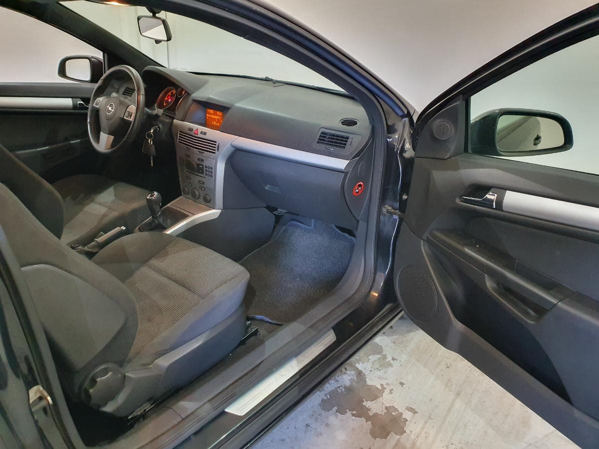 Opel Astra 1.3 CDTI · Ano 2008 — image 24