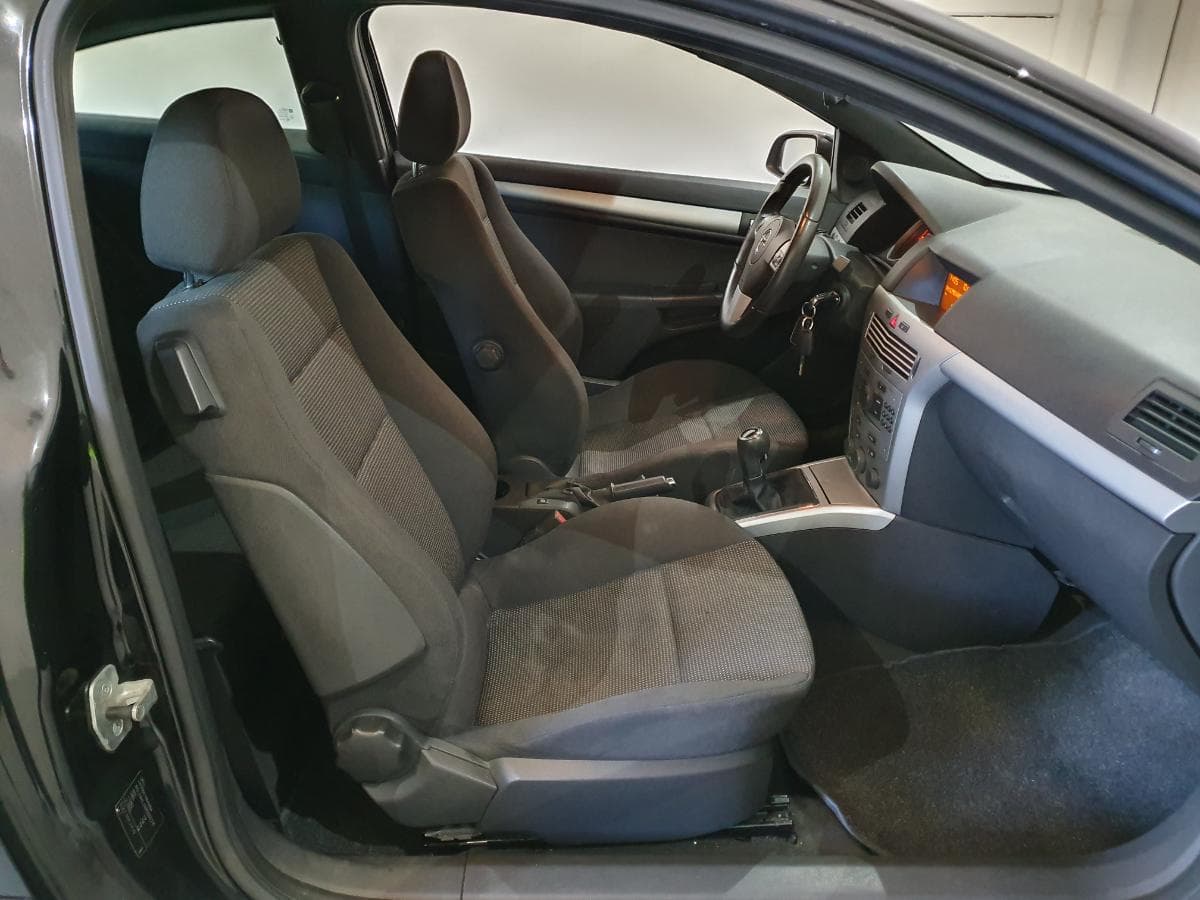 Opel Astra 1.3 CDTI · Ano 2008 — image 25