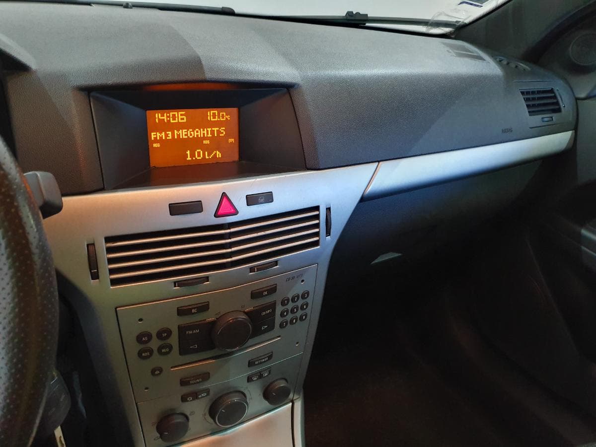 Opel Astra 1.3 CDTI · Ano 2008 — image 31