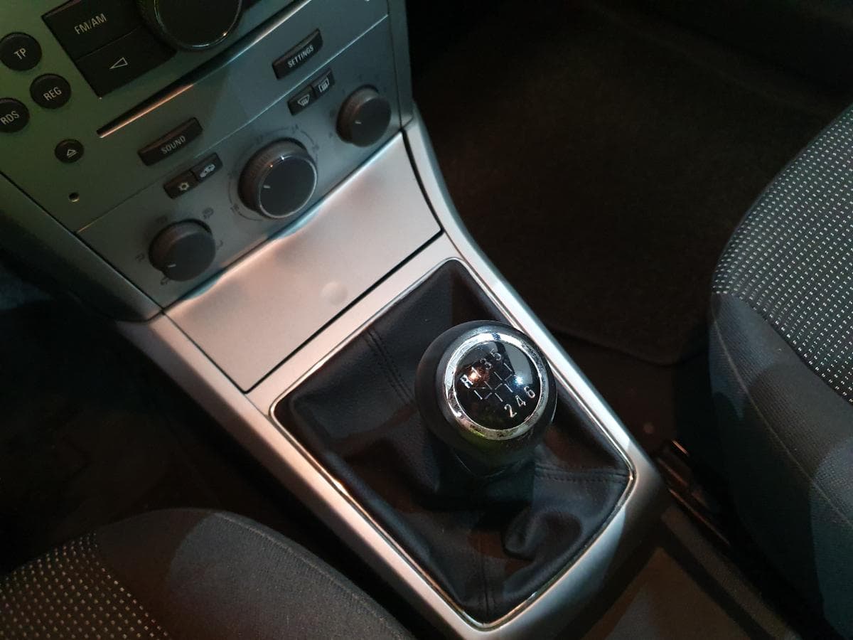 Opel Astra 1.3 CDTI · Ano 2008 — image 32