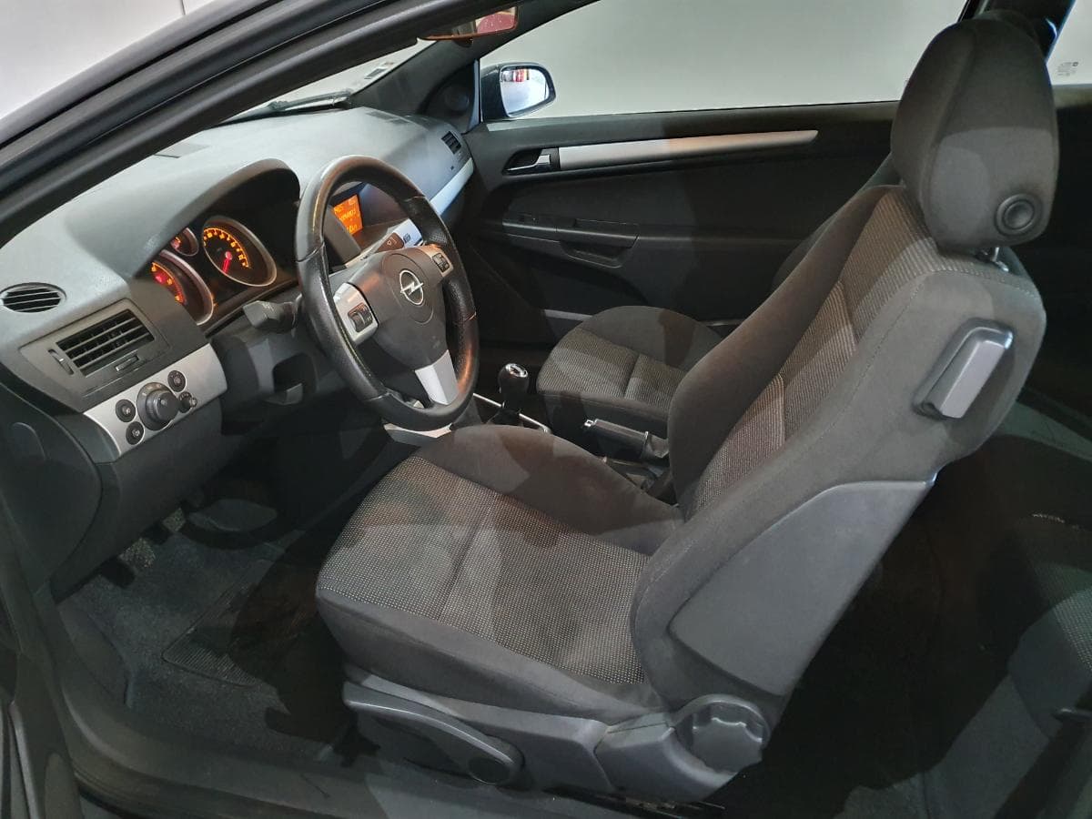 Opel Astra 1.3 CDTI · Ano 2008 — image 37