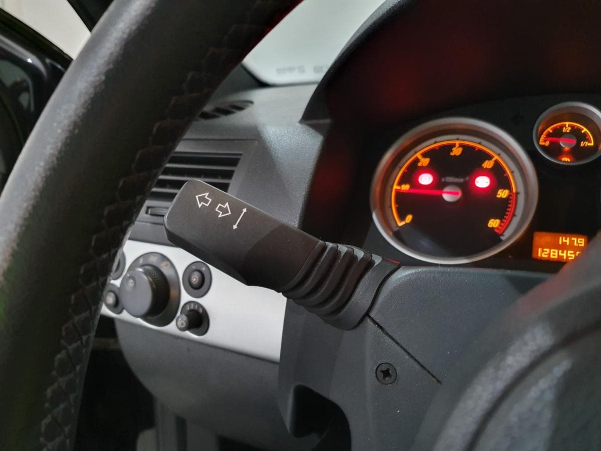 Opel Astra 1.3 CDTI · Ano 2008 — image 38