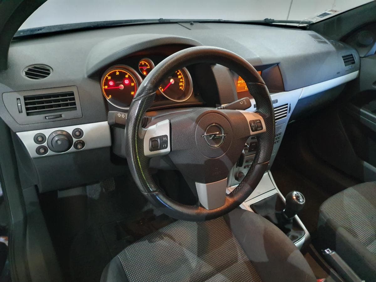 Opel Astra 1.3 CDTI · Ano 2008 — image 41