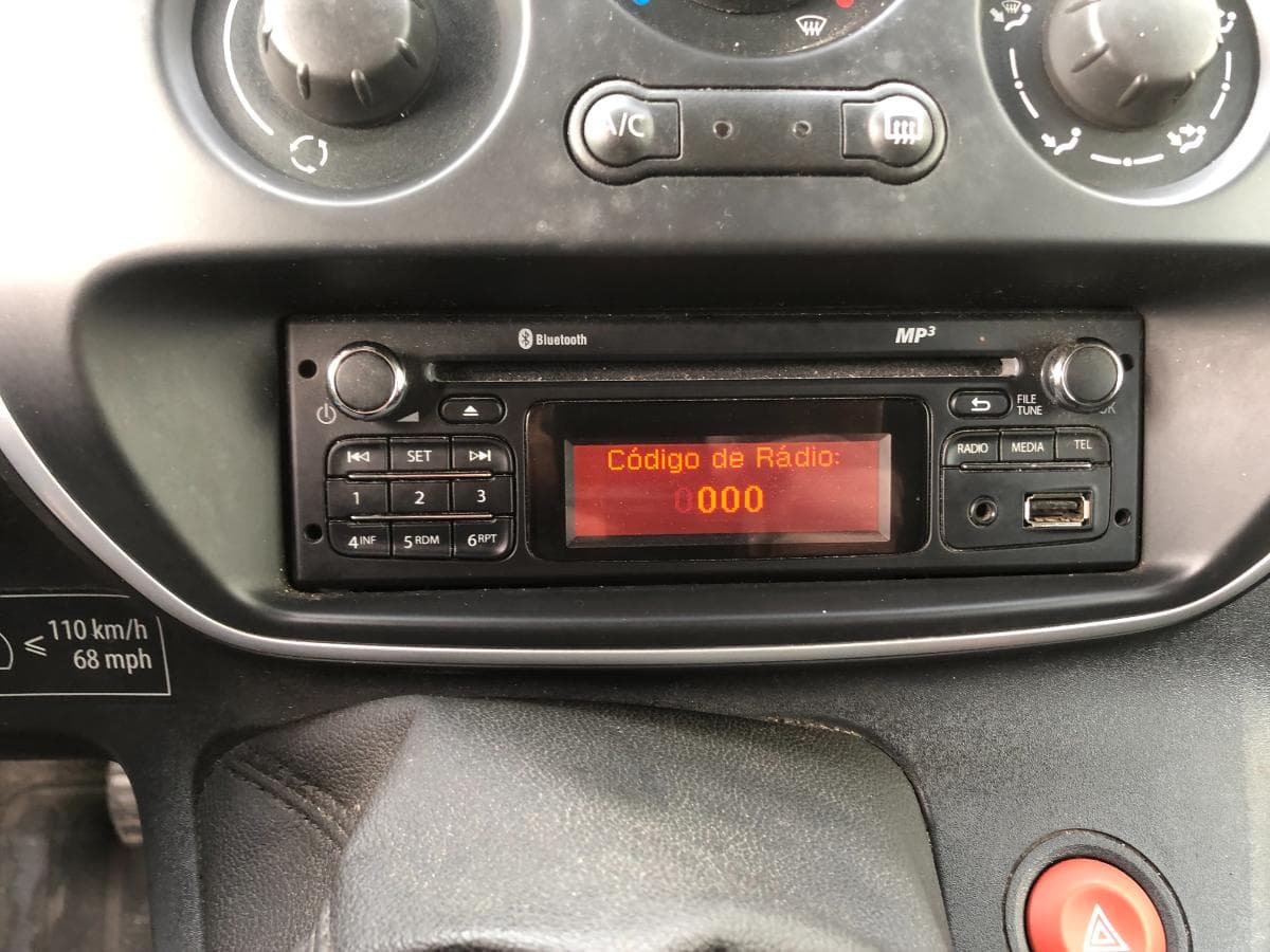 Renault Kangoo 1.5 DCI · Ano 2016 — imagem 31