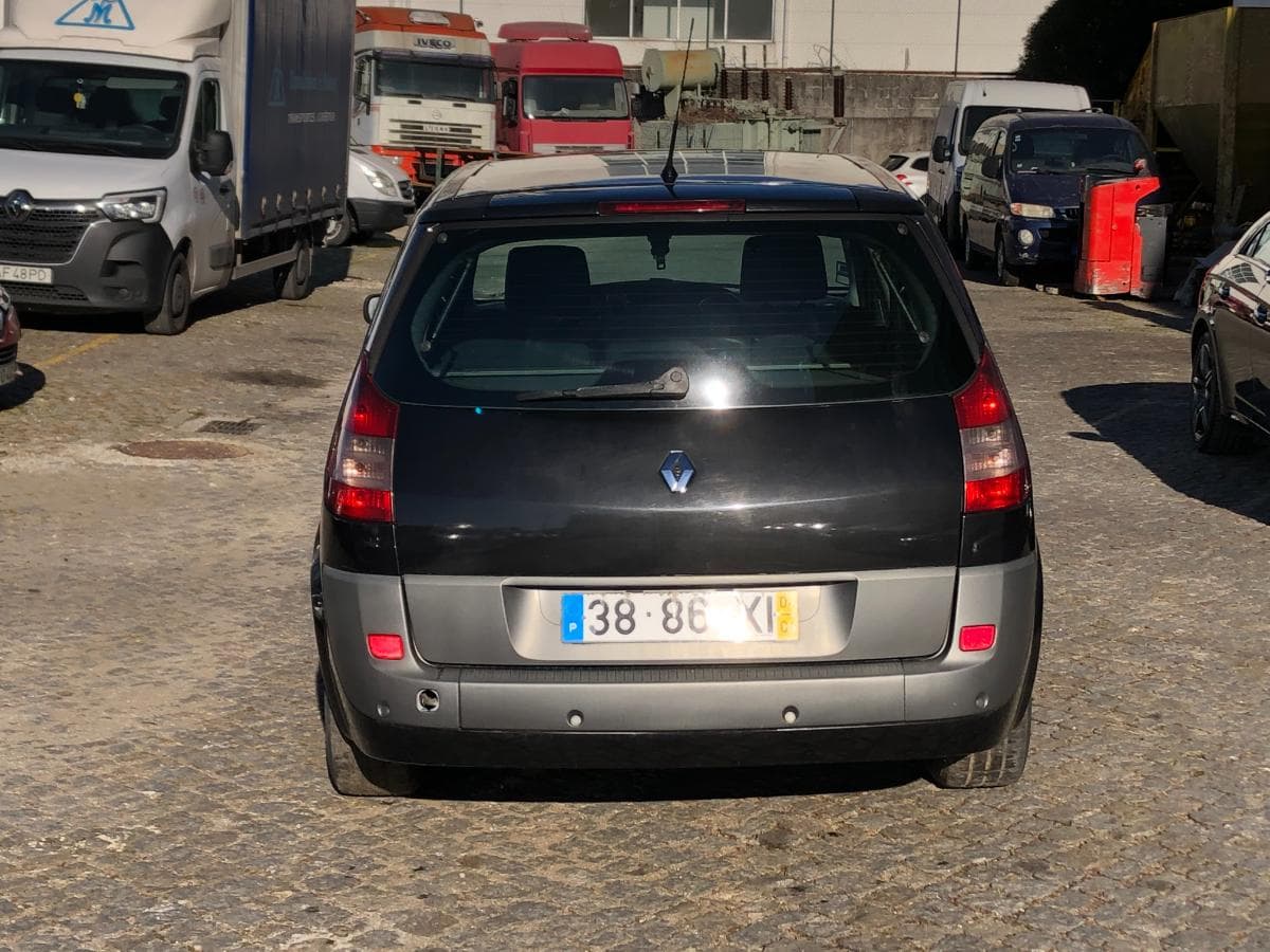 Renault Mégane Scénic 1.5 DCI · Ano 2004 — image 8