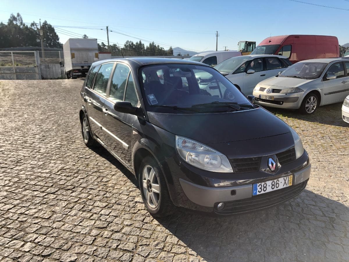 Renault Mégane Scénic 1.5 DCI · Ano 2004 — image 2
