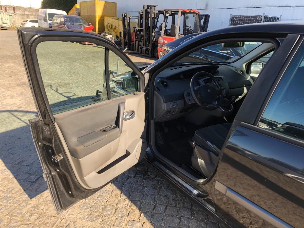 Renault Mégane Scénic 1.5 DCI · Ano 2004 — image 20