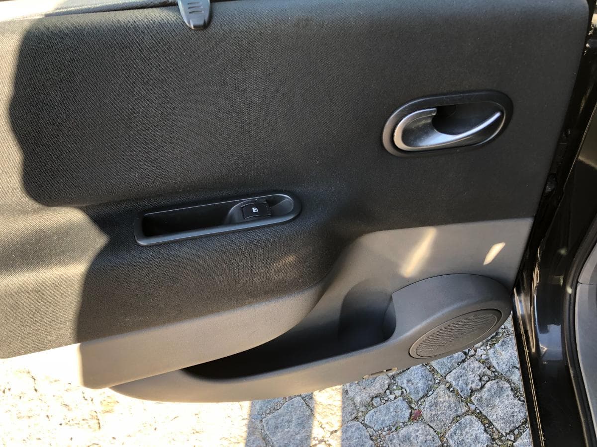 Renault Mégane Scénic 1.5 DCI · Ano 2004 — image 23