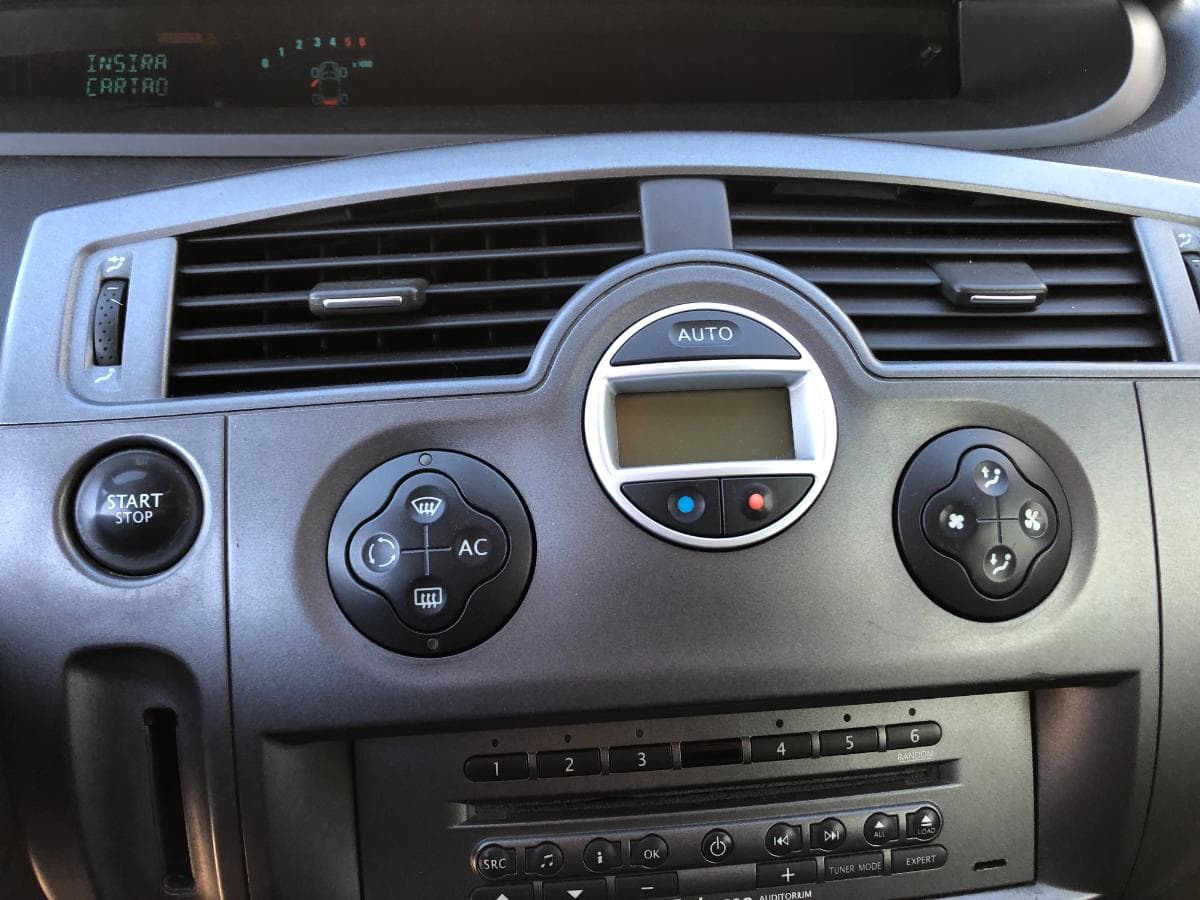 Renault Mégane Scénic 1.5 DCI · Ano 2004 — image 30