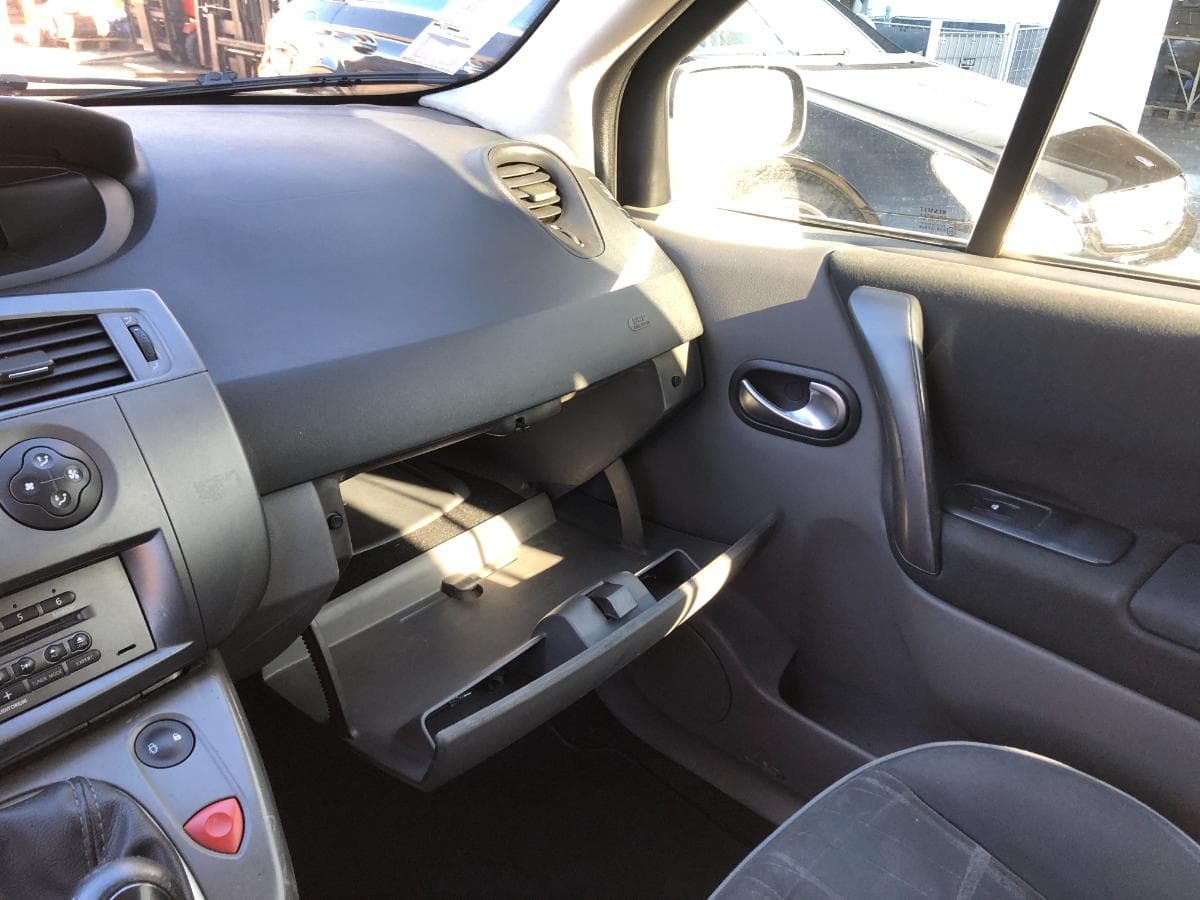 Renault Mégane Scénic 1.5 DCI · Ano 2004 — image 32