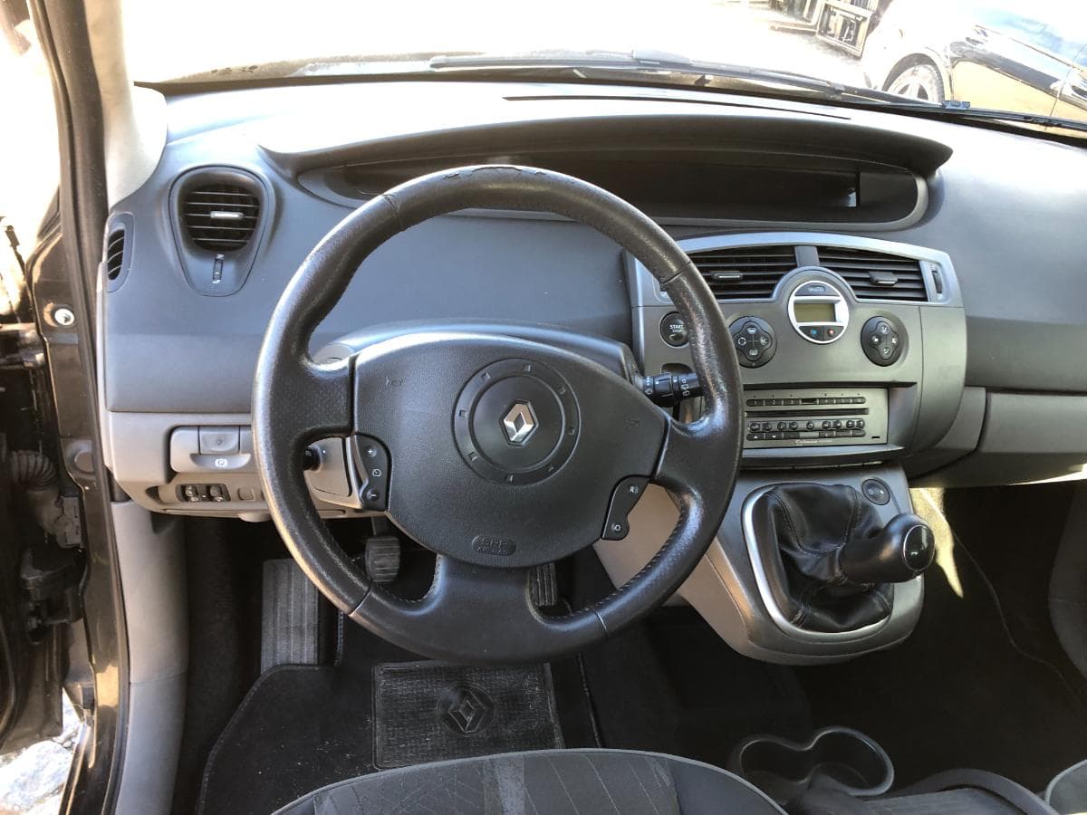 Renault Mégane Scénic 1.5 DCI · Ano 2004 — image 36