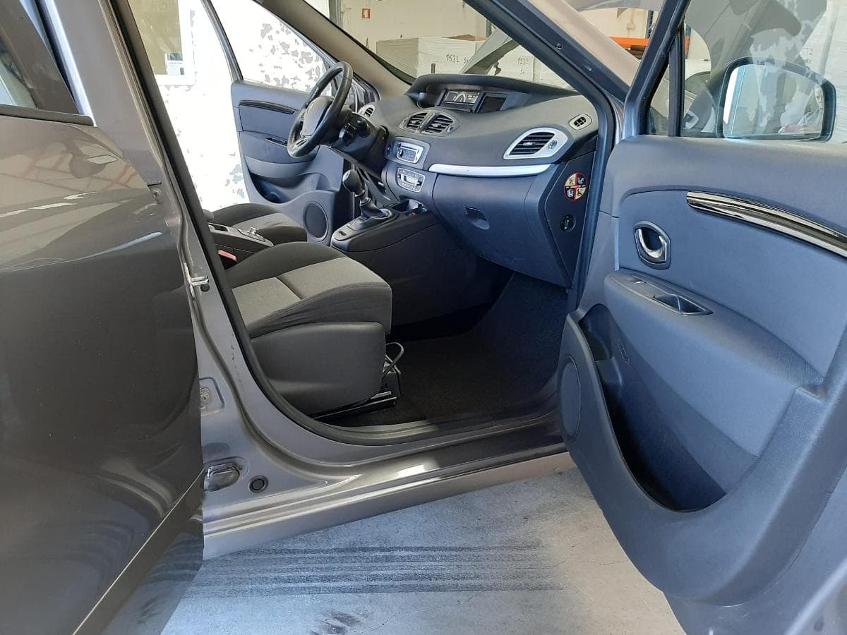 Renault Scénic 1.5 DCI · Ano 2014 — image 20