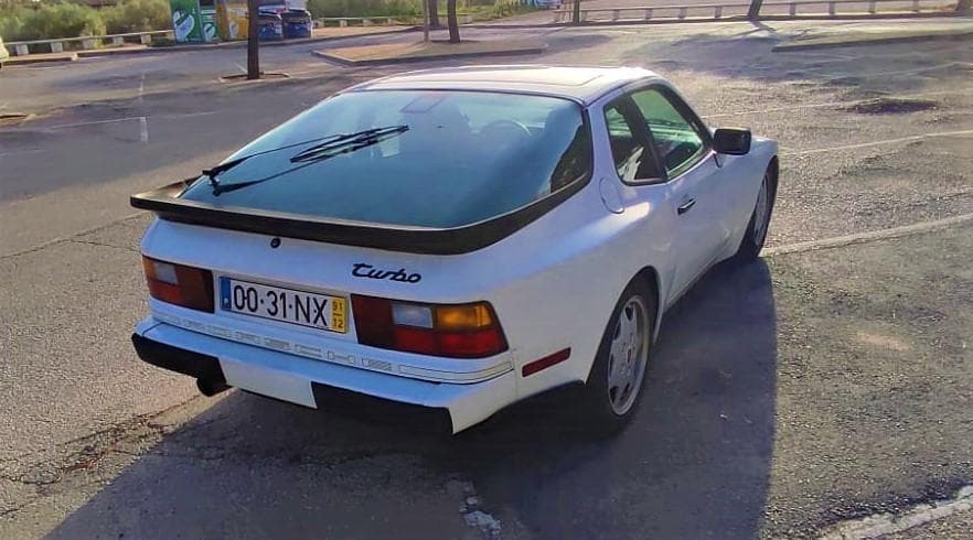 Porsche 944 Turbo — image 8
