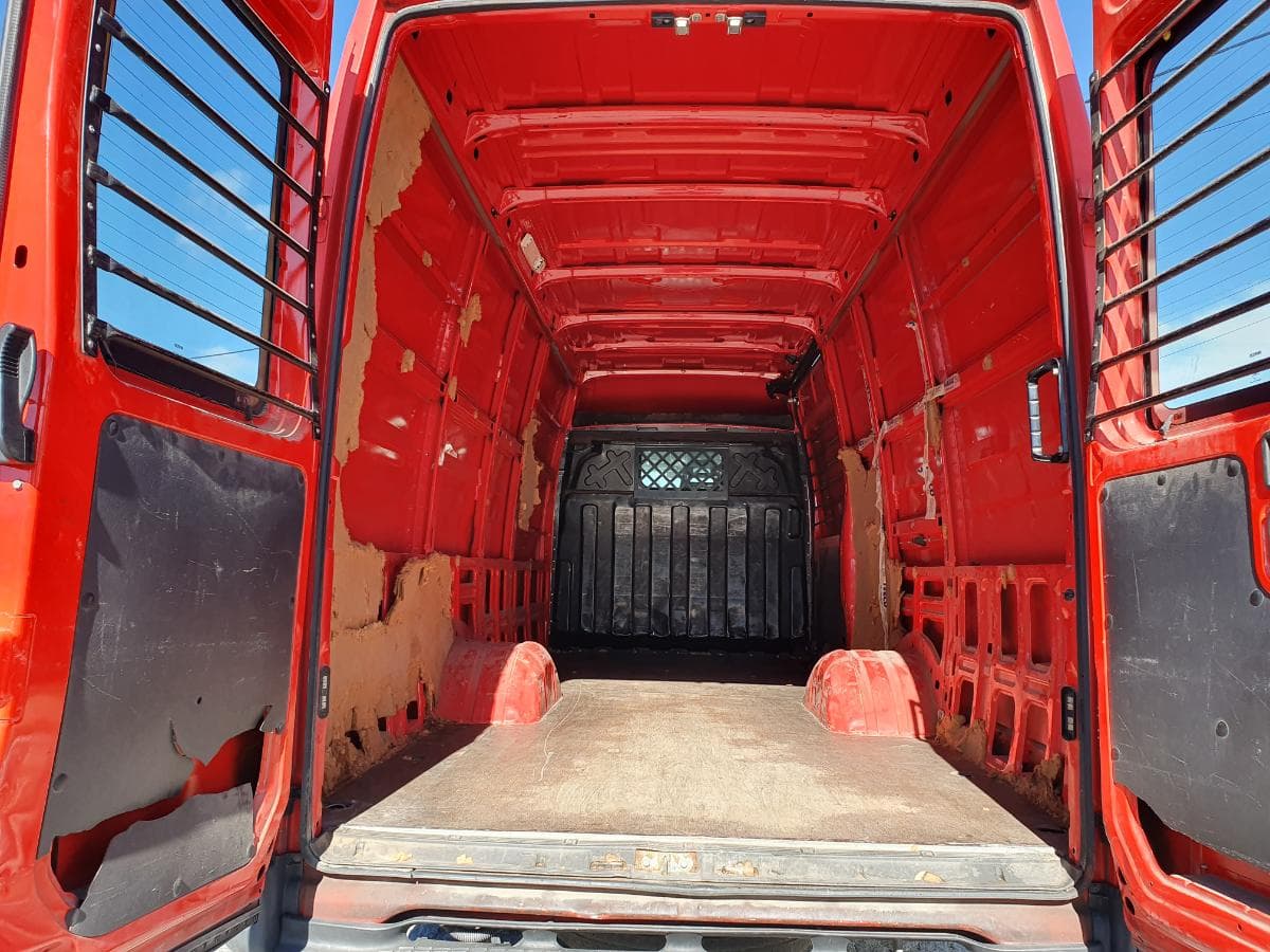 Iveco Daily 35C15 · Ano 2013 — imagem 7