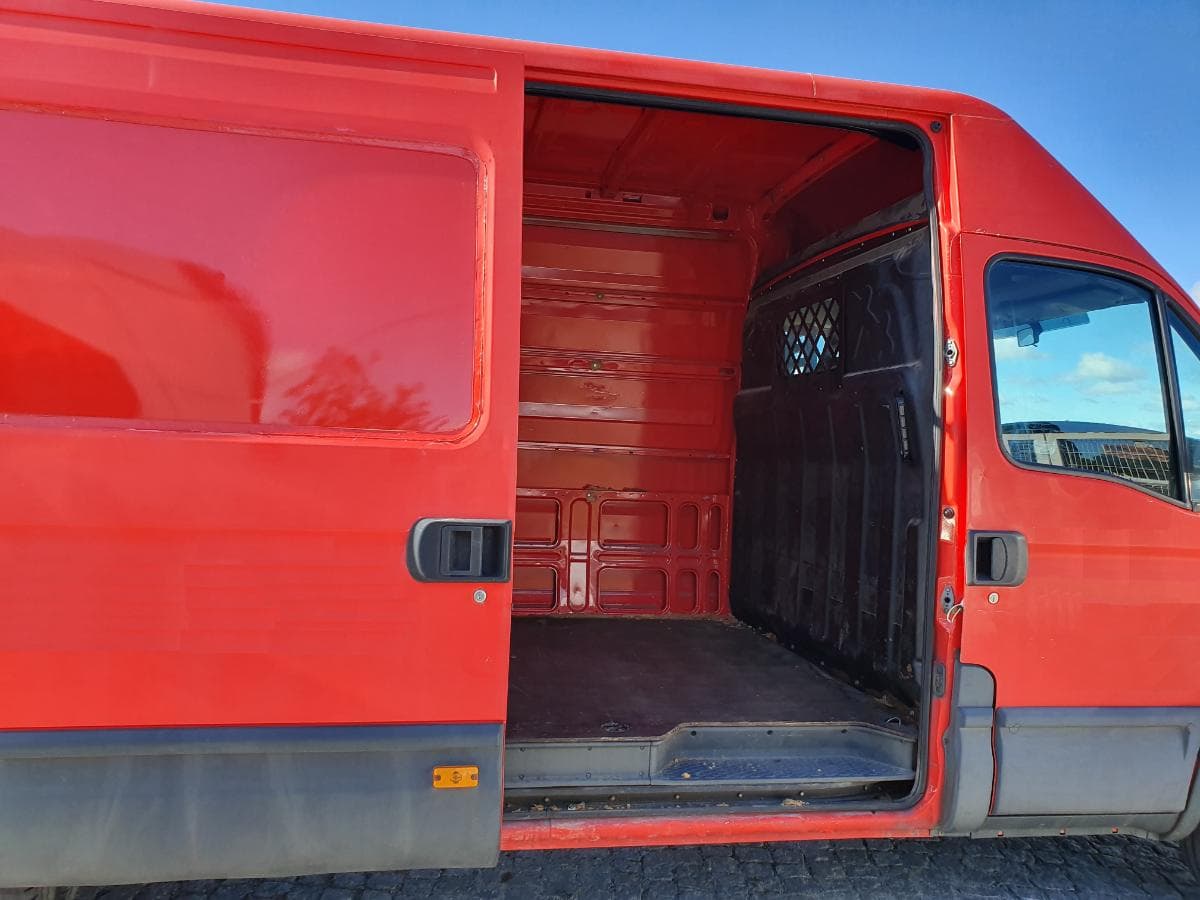 Iveco Daily 35C15 · Ano 2013 — imagem 10
