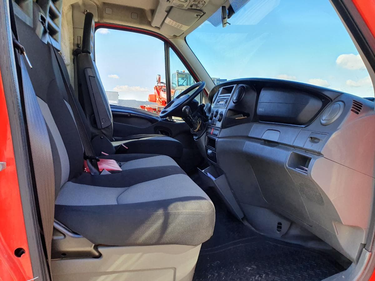 Iveco Daily 35C15 · Ano 2013 — imagem 19