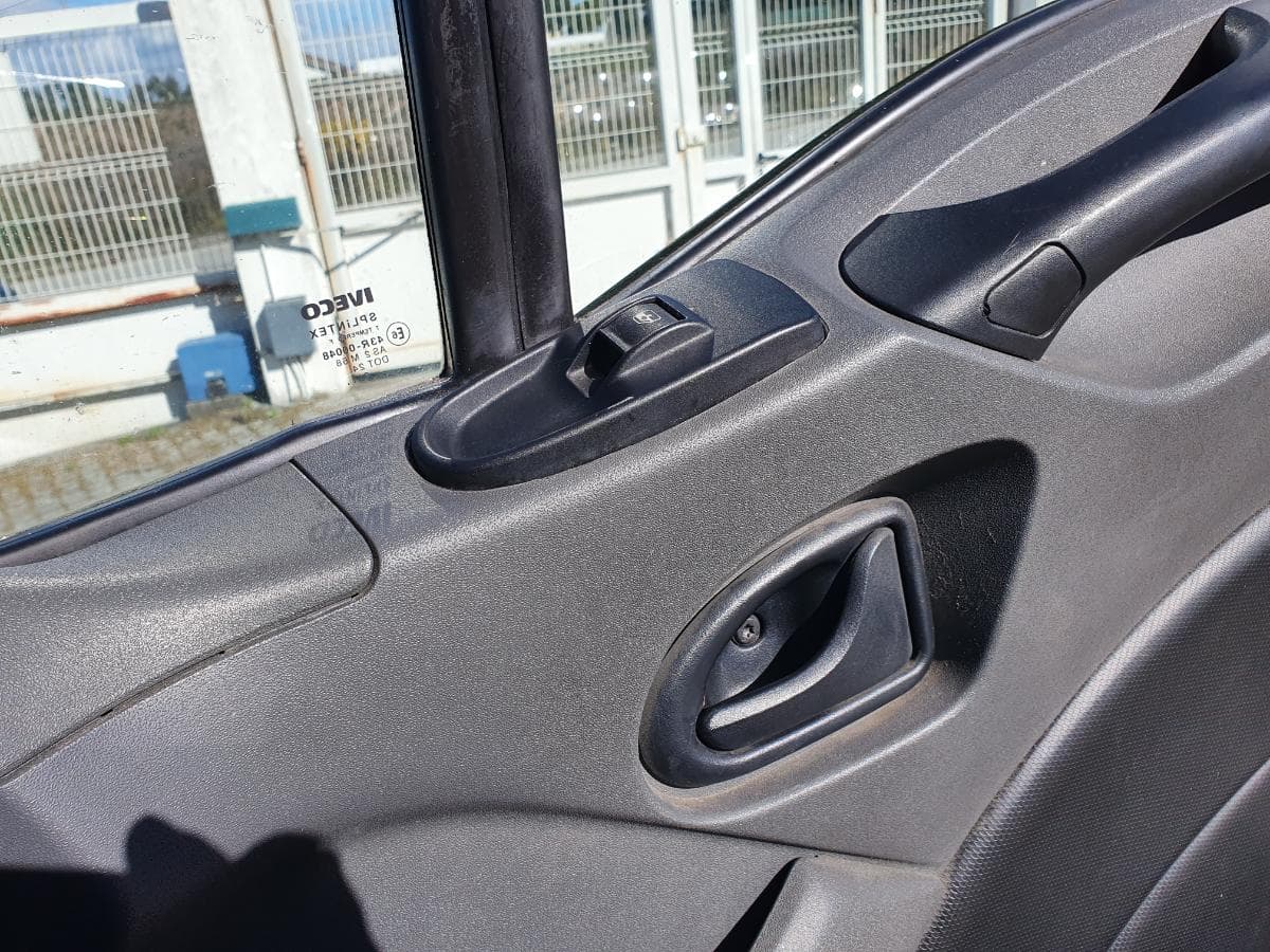 Iveco Daily 35C15 · Ano 2013 — imagem 21