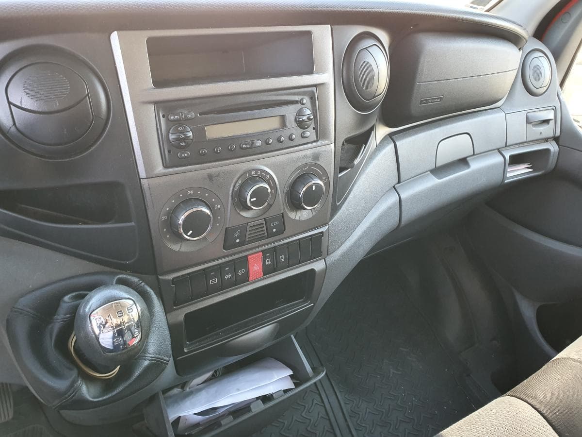 Iveco Daily 35C15 · Ano 2013 — imagem 22