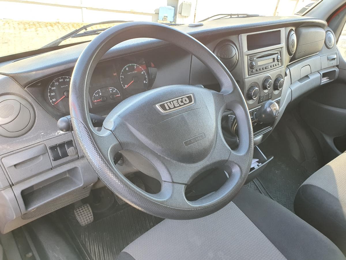 Iveco Daily 35C15 · Ano 2013 — imagem 25