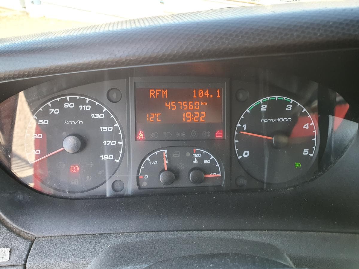 Iveco Daily 35C15 · Ano 2013 — imagem 26