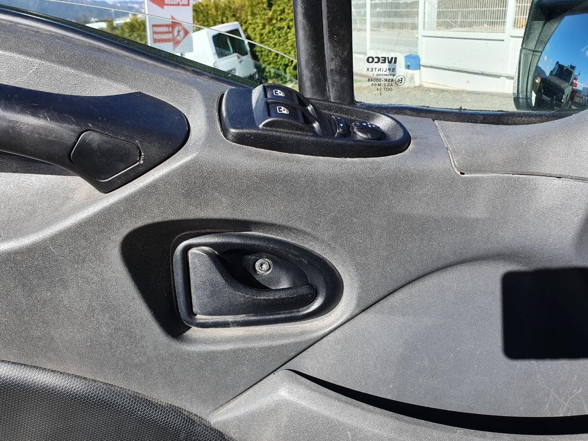 Iveco Daily 35C15 · Ano 2013 — imagem 31