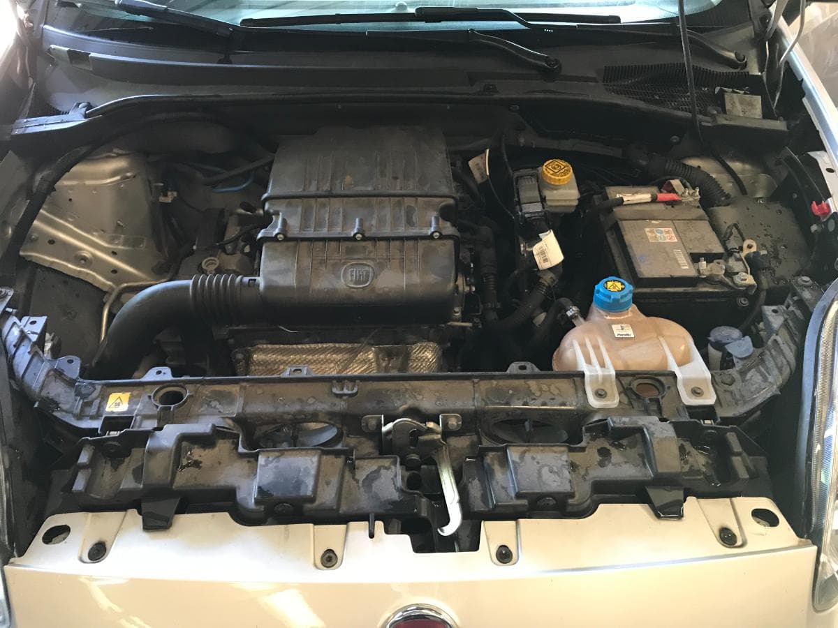 Fiat Punto 1.2 · Ano 2016 — image 4