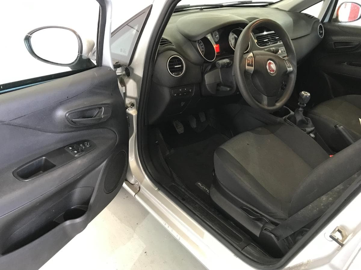 Fiat Punto 1.2 · Ano 2016 — image 16