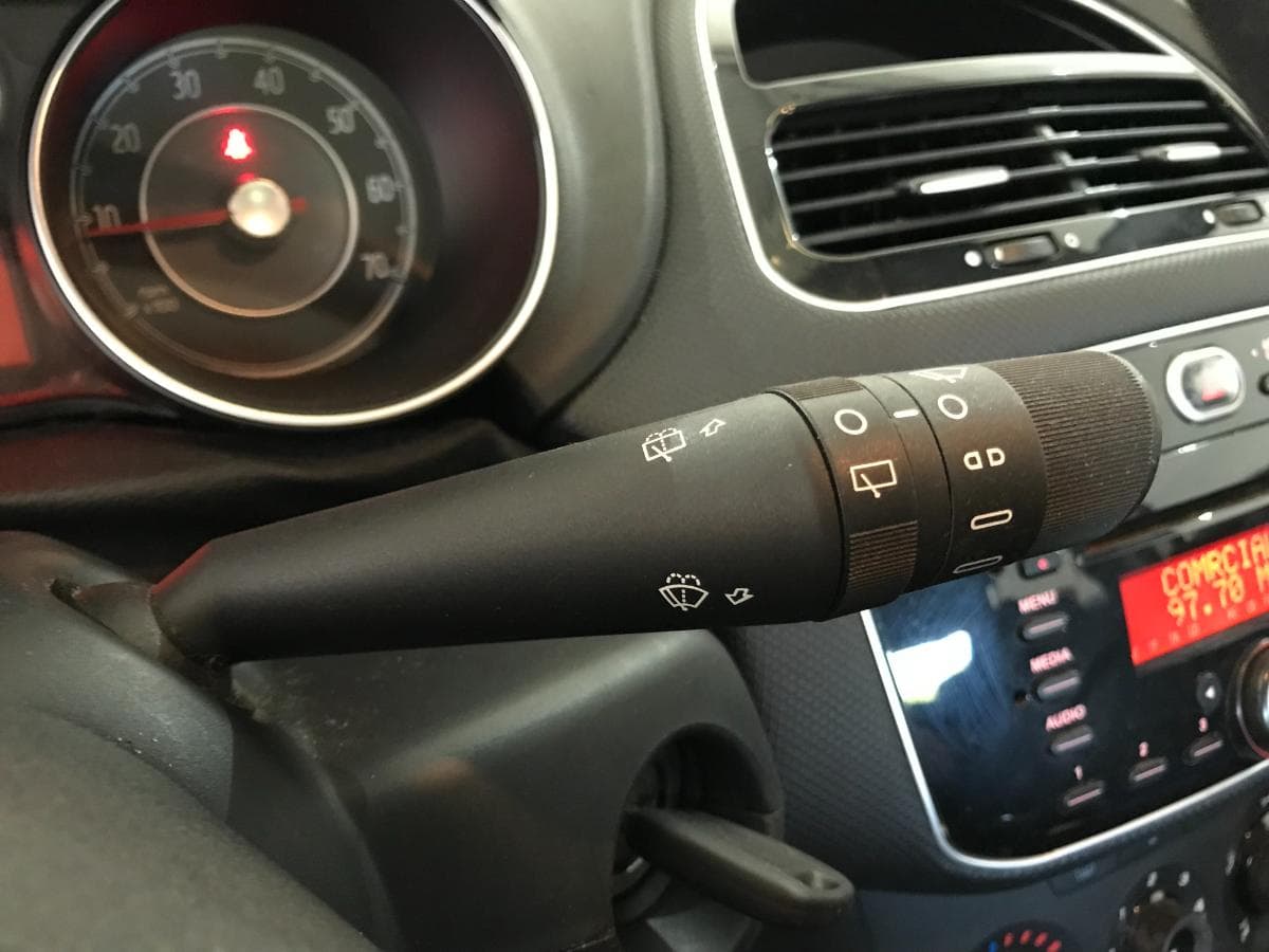 Fiat Punto 1.2 · Ano 2016 — image 31