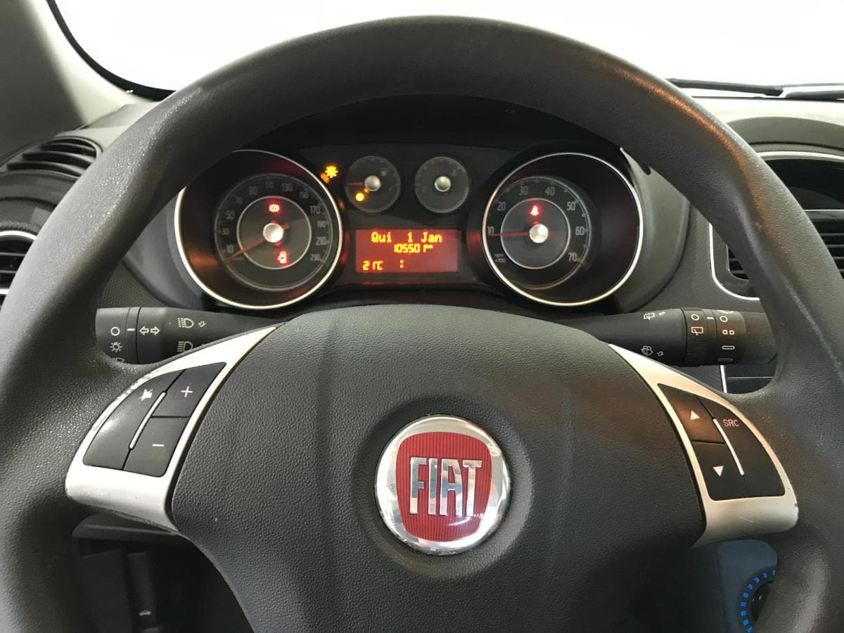 Fiat Punto 1.2 · Ano 2016 — image 32