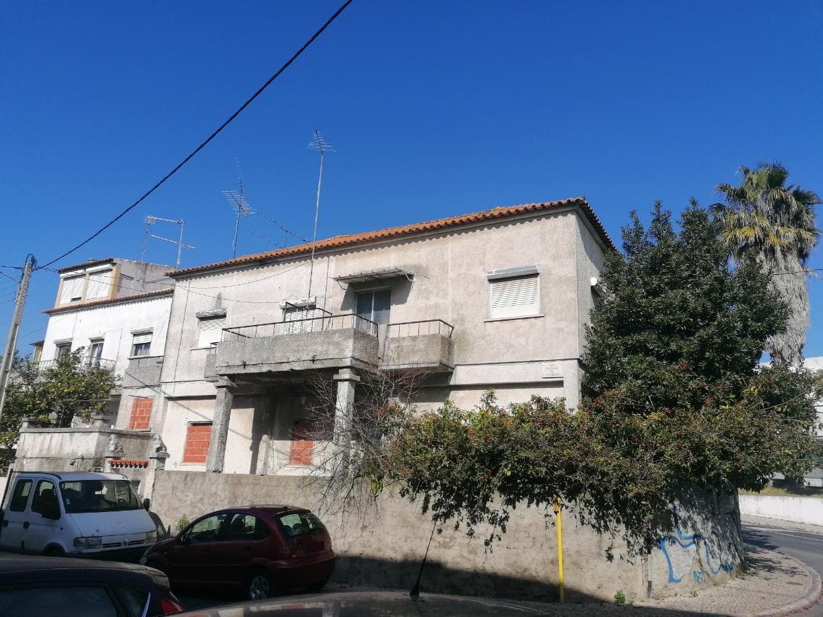 Prédio · Loures — image 1