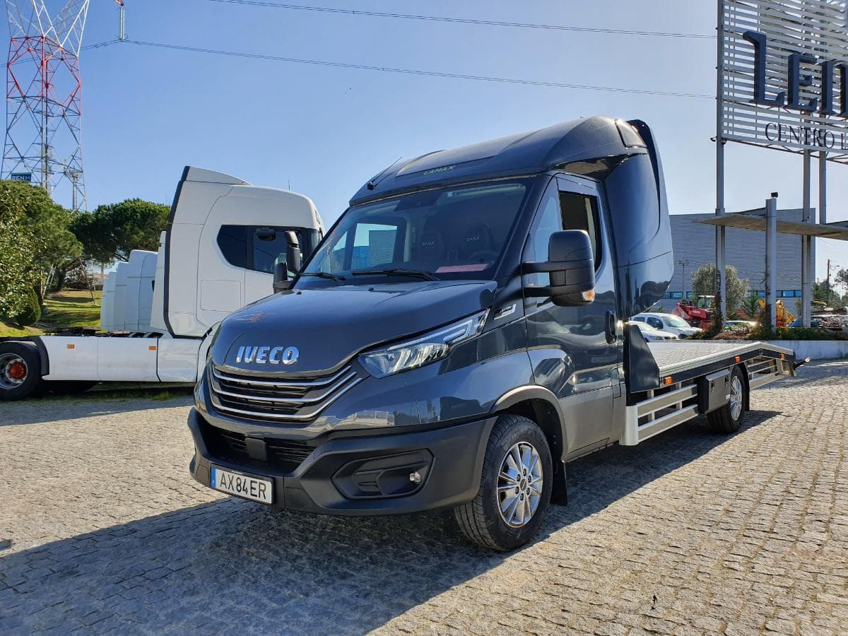 Reboque Pronto Socorro Iveco · Ano 2023 — image 2