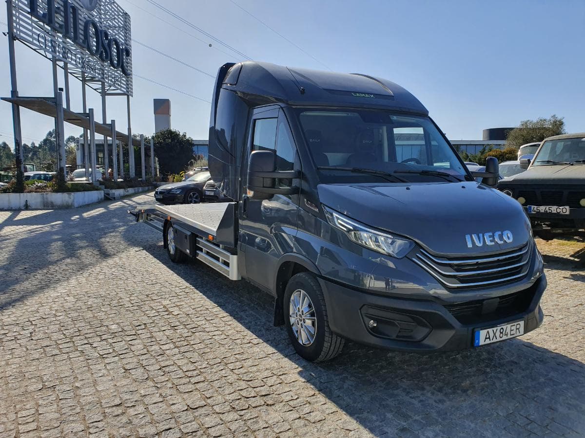 Reboque Pronto Socorro Iveco · Ano 2023 — image 1
