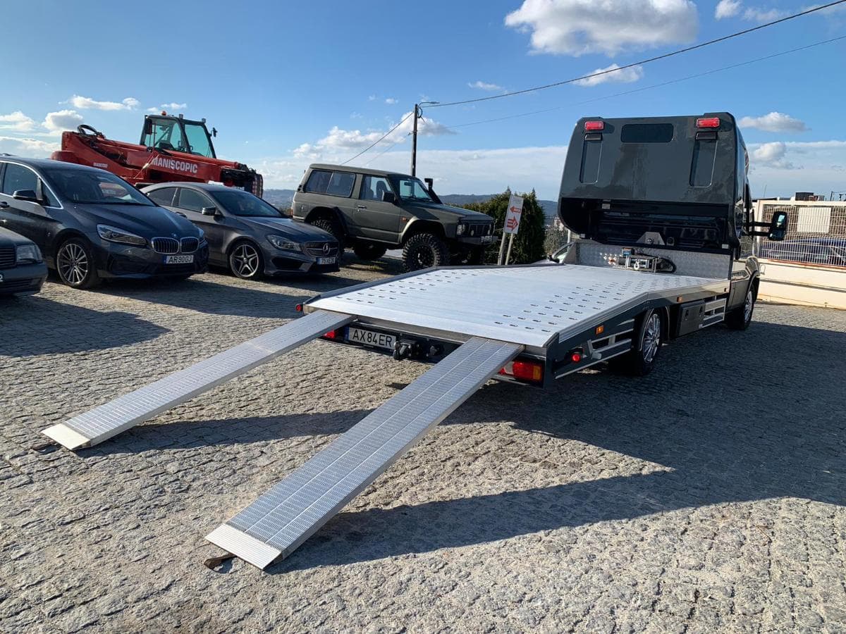 Reboque Pronto Socorro Iveco · Ano 2023 — image 7