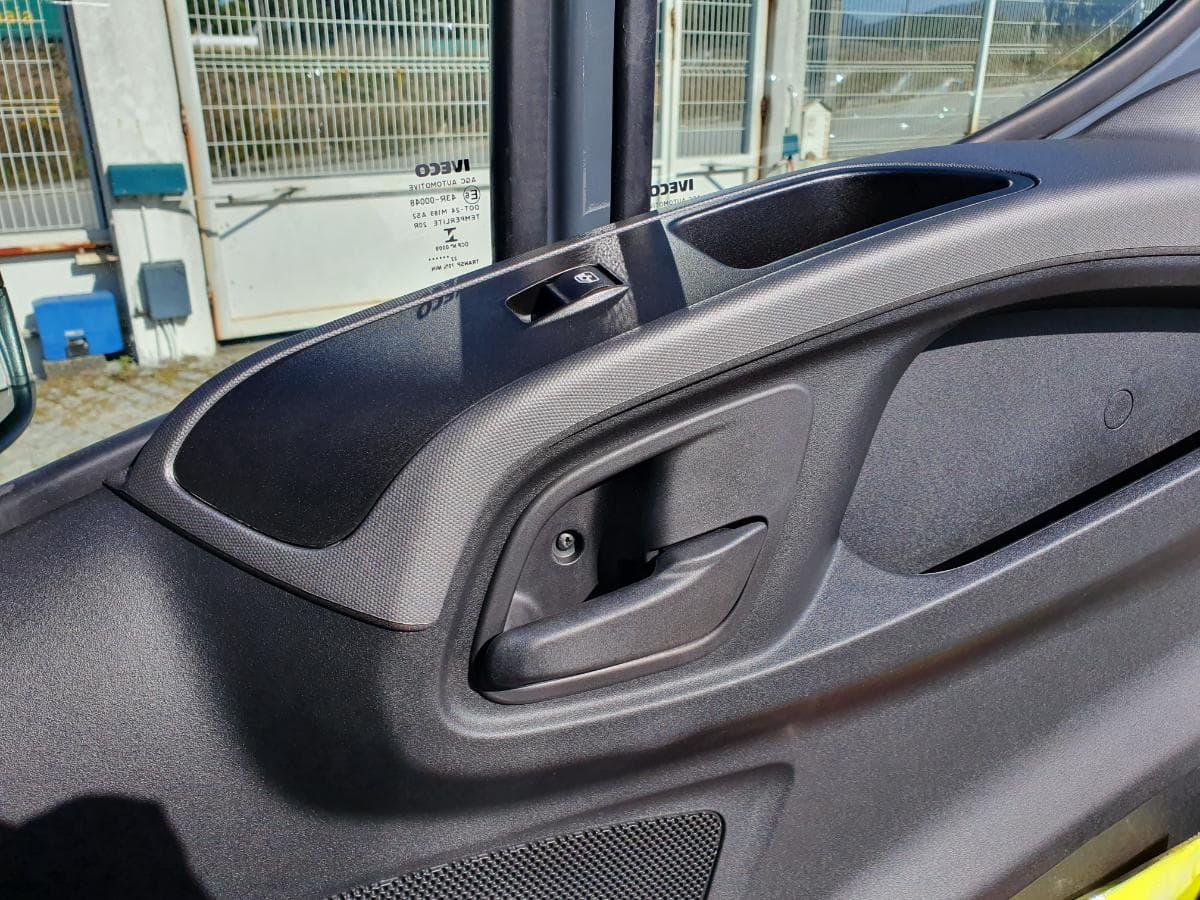 Reboque Pronto Socorro Iveco · Ano 2023 — image 21