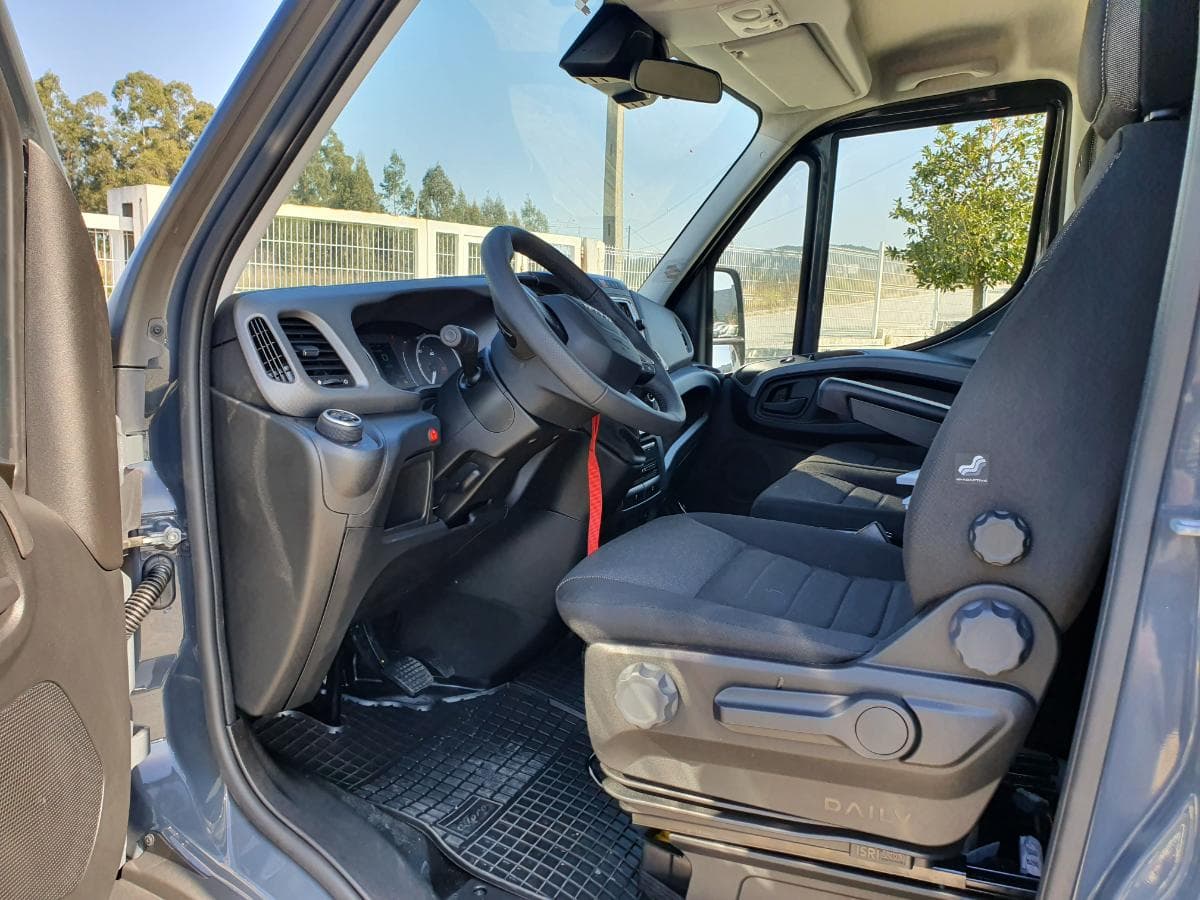 Reboque Pronto Socorro Iveco · Ano 2023 — image 28