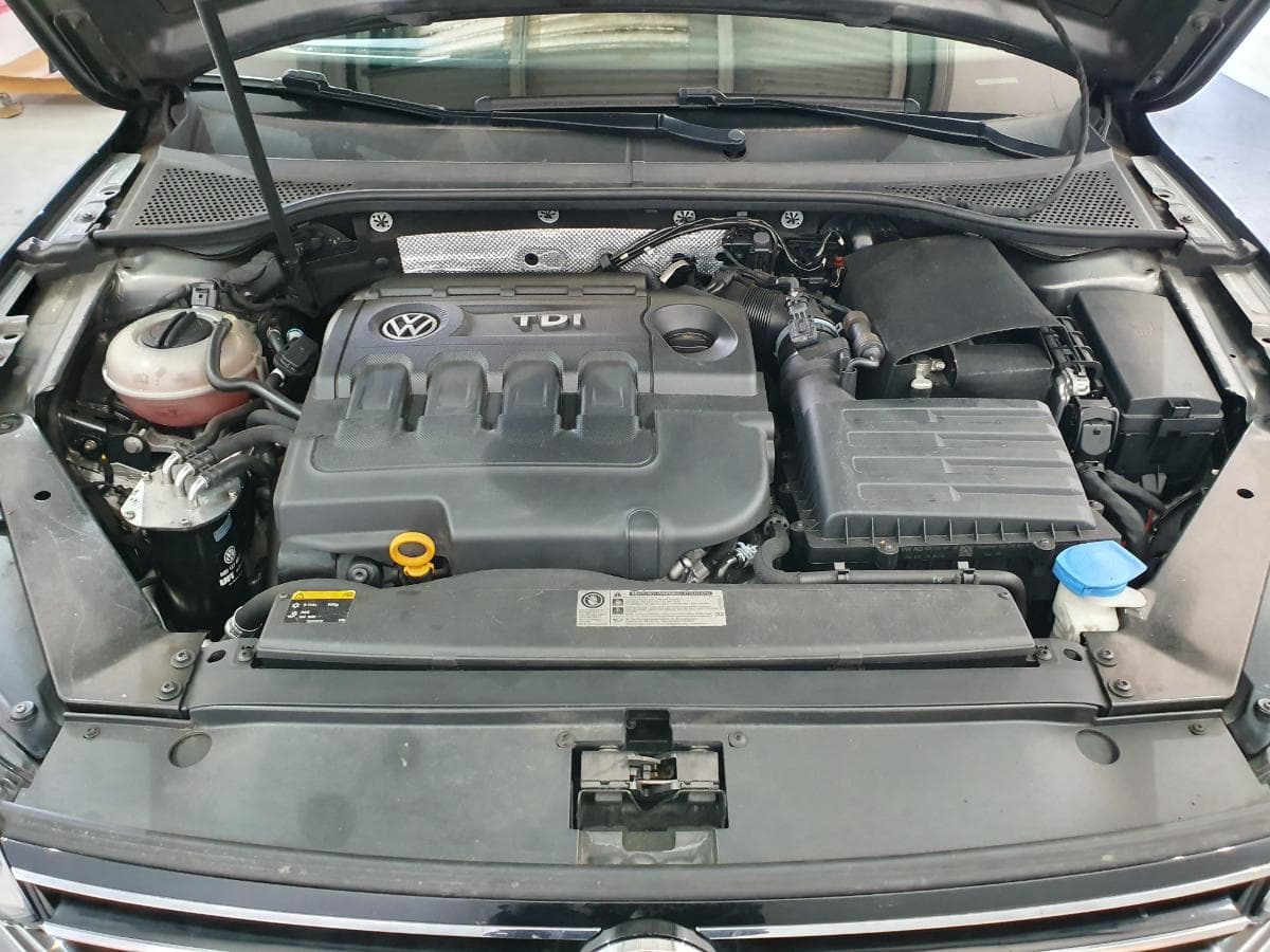 Volkswagen Passat 1.6 TDI · Ano 2015 — imagen 5