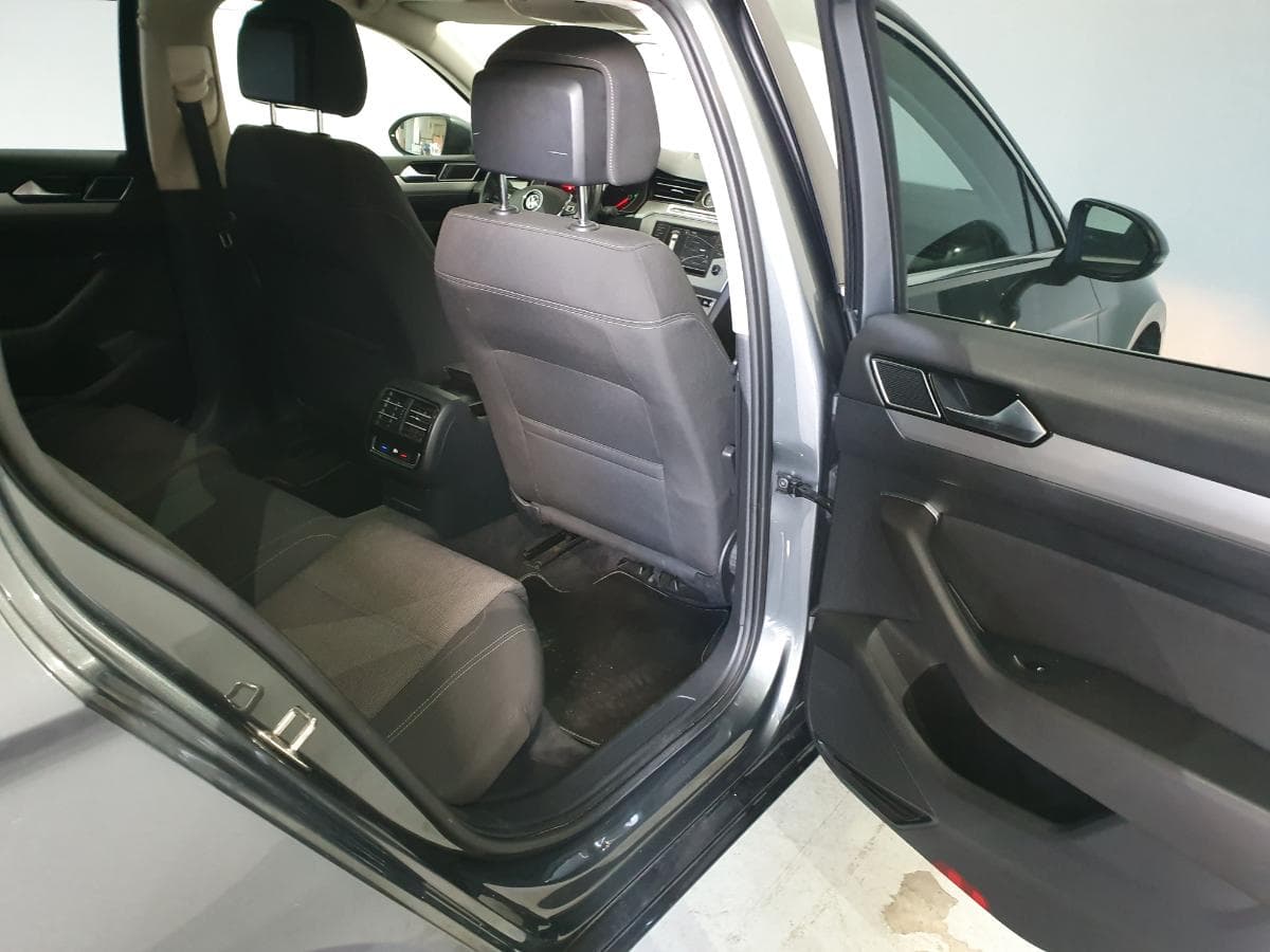 Volkswagen Passat 1.6 TDI · Ano 2015 — imagen 21