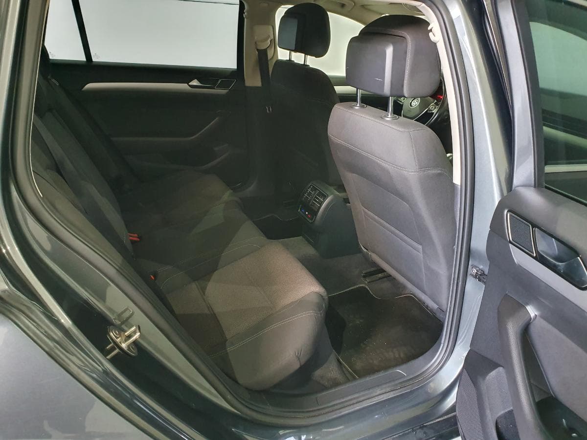 Volkswagen Passat 1.6 TDI · Ano 2015 — imagen 22