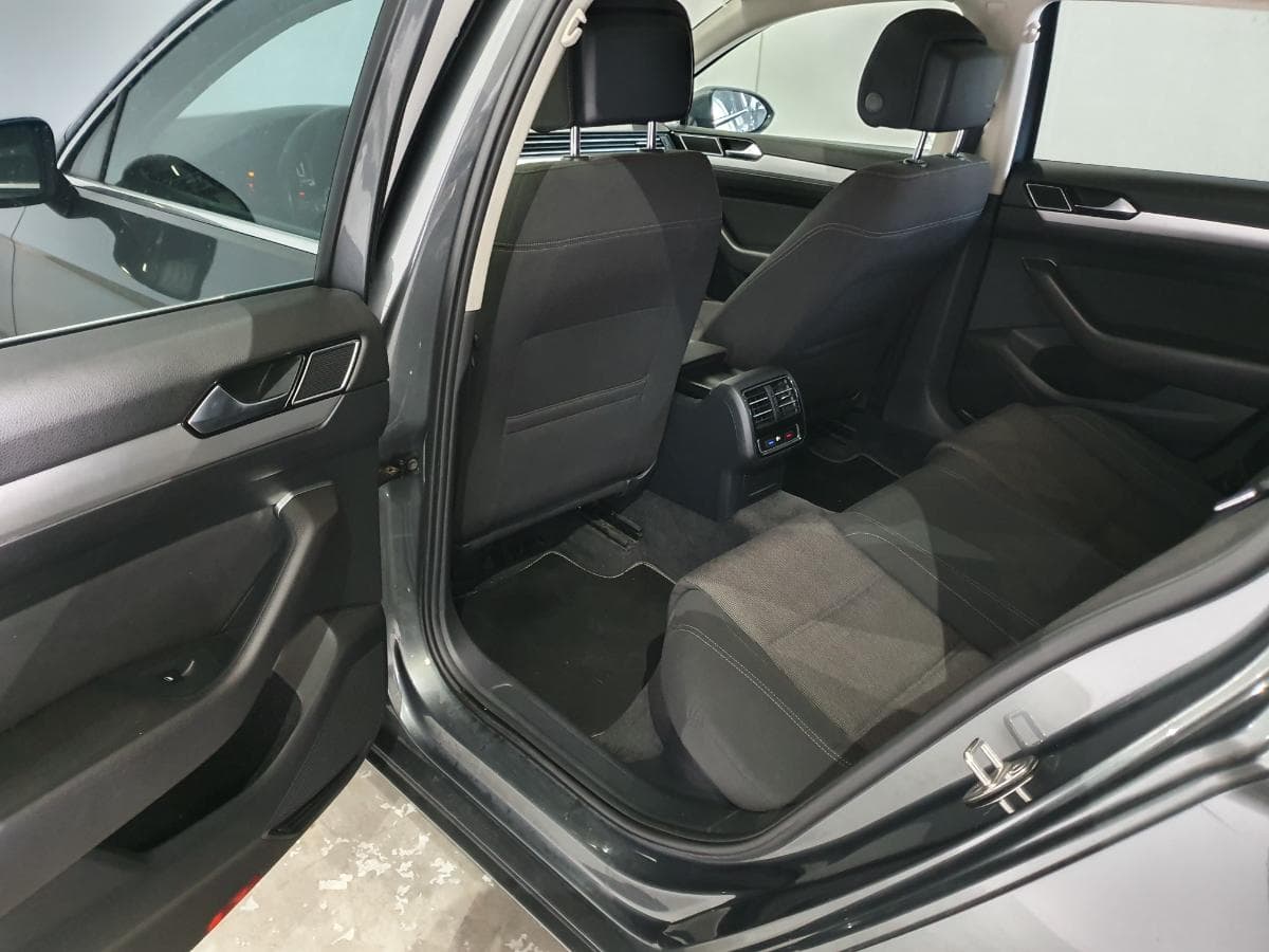 Volkswagen Passat 1.6 TDI · Ano 2015 — imagen 25