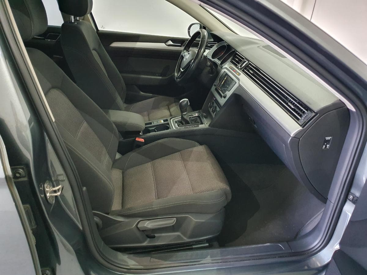 Volkswagen Passat 1.6 TDI · Ano 2015 — imagen 28