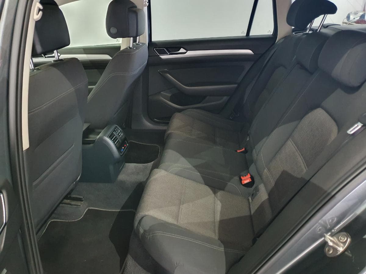 Volkswagen Passat 1.6 TDI · Ano 2015 — imagen 29