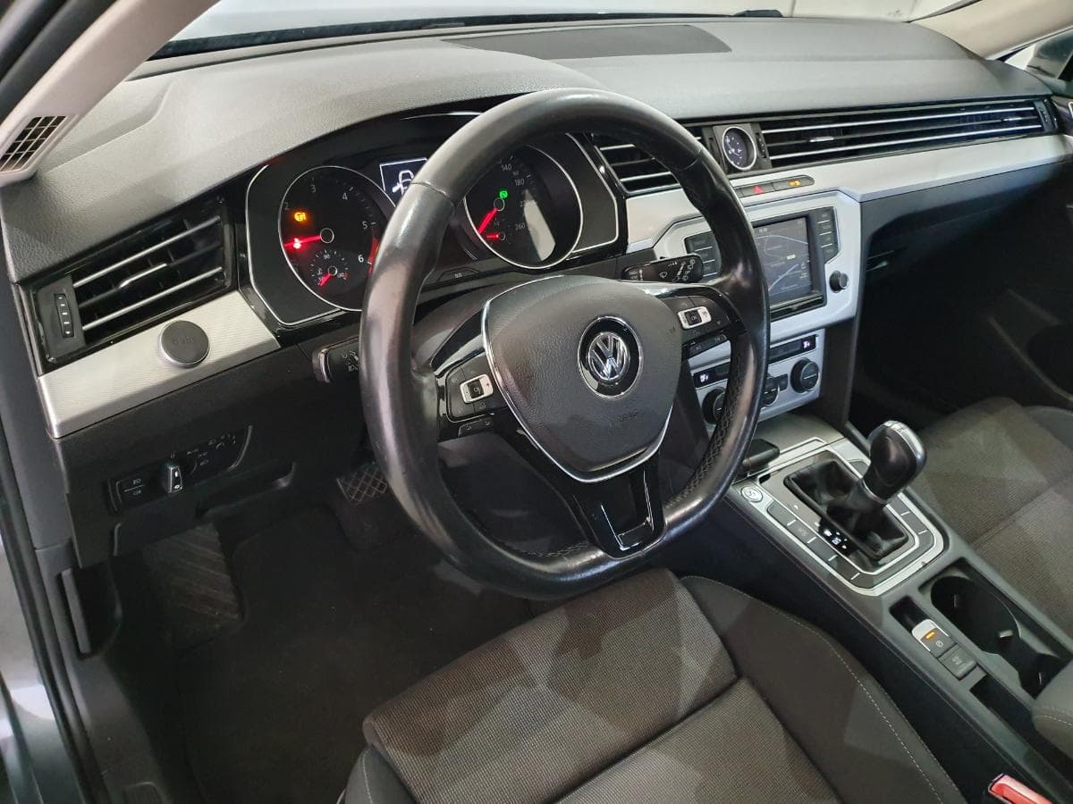 Volkswagen Passat 1.6 TDI · Ano 2015 — imagen 38