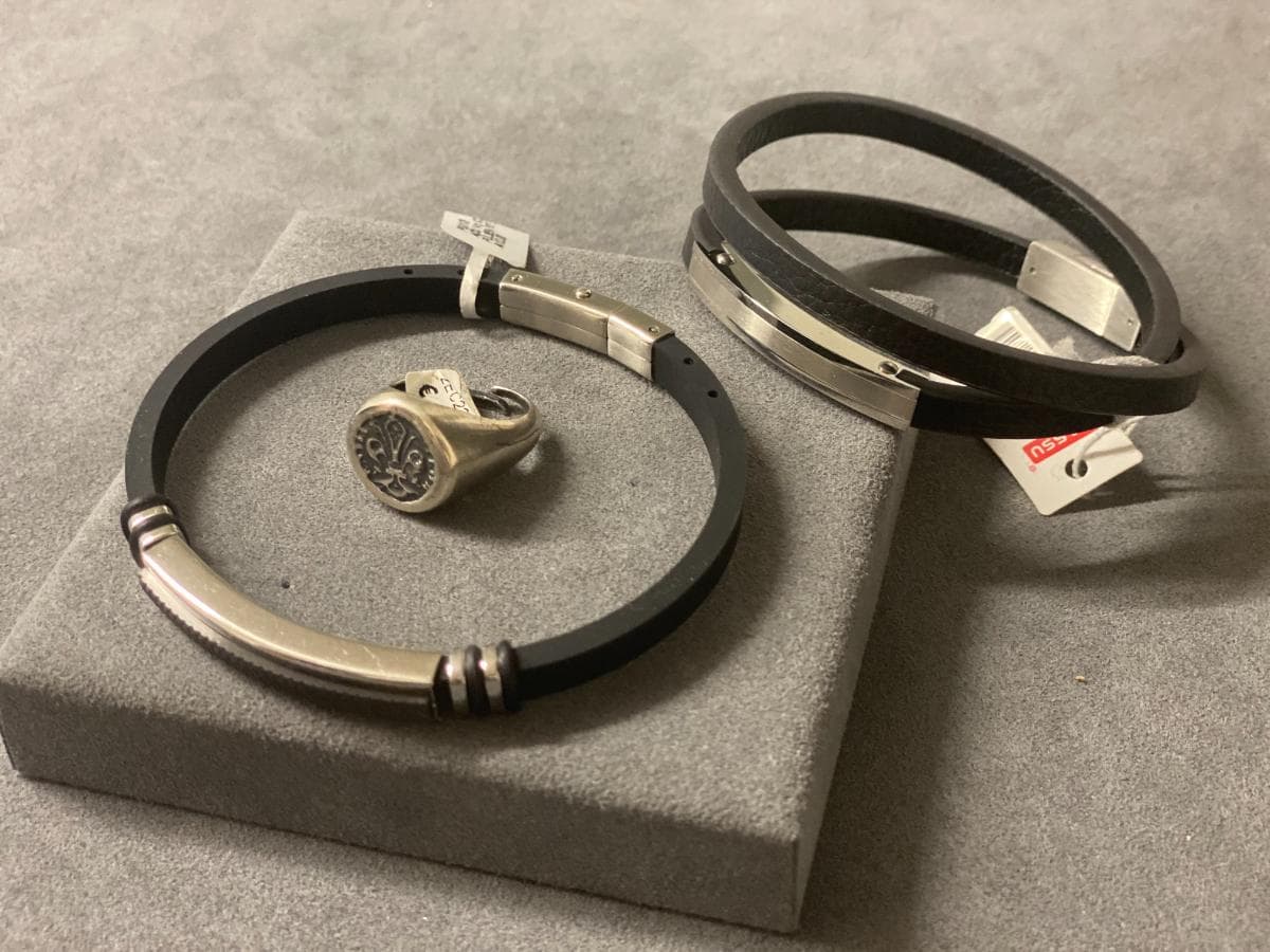 Pulseras + Anillo en plata y otros materiales — imagen 3