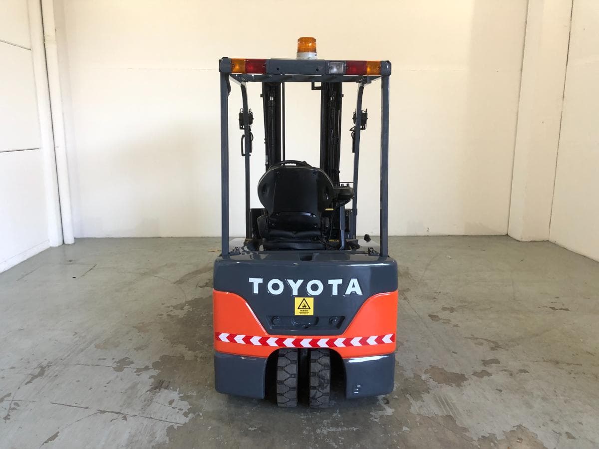 Empilhador Toyota Elétrico 1500 KG — imagem 7