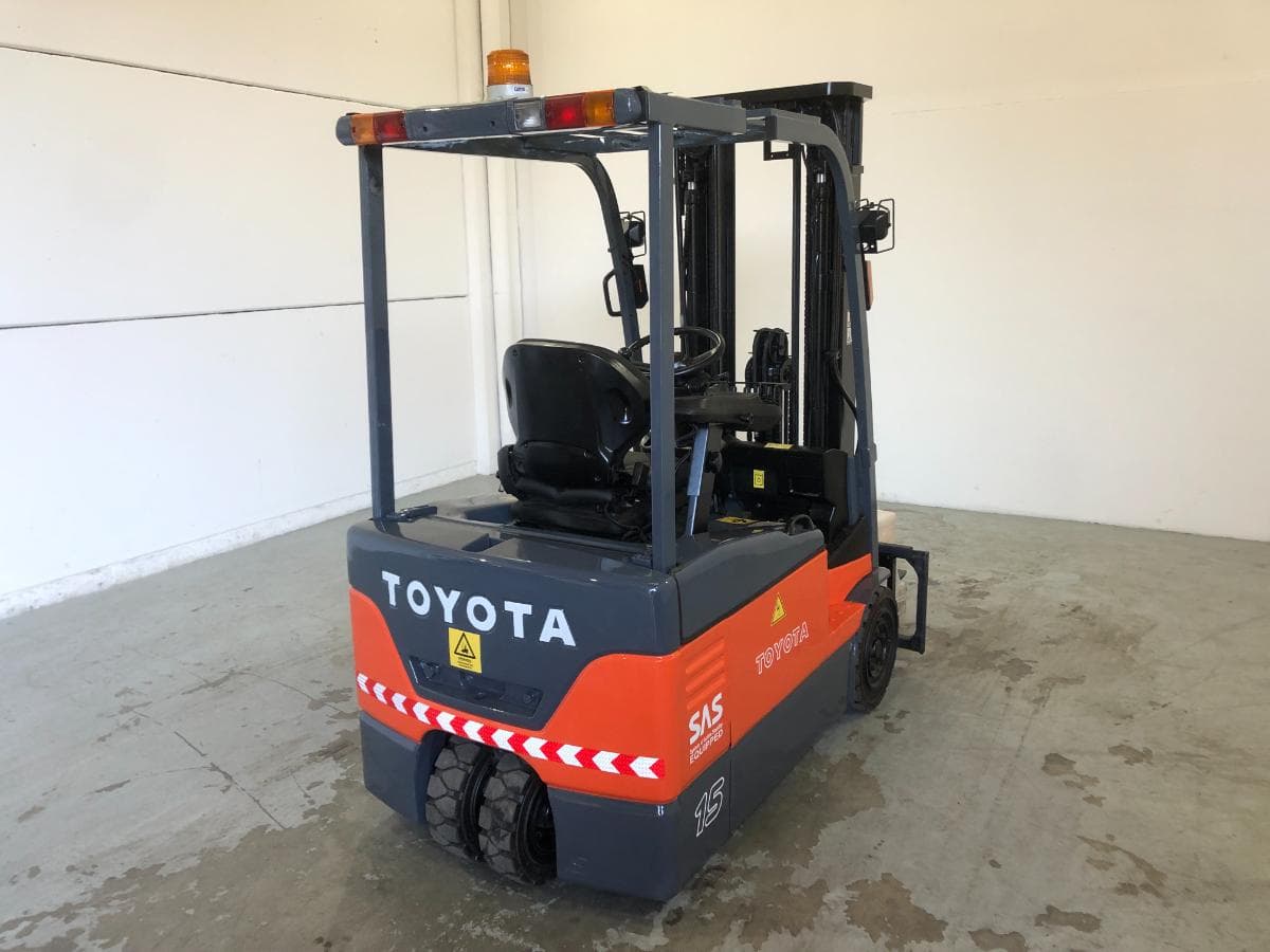 Empilhador Toyota Elétrico 1500 KG — imagem 6