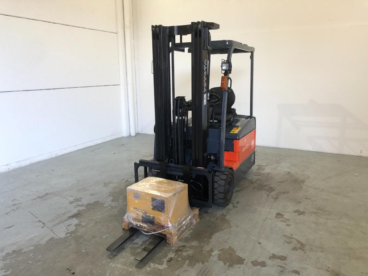 Empilhador Toyota Elétrico 1500 KG — imagem 3
